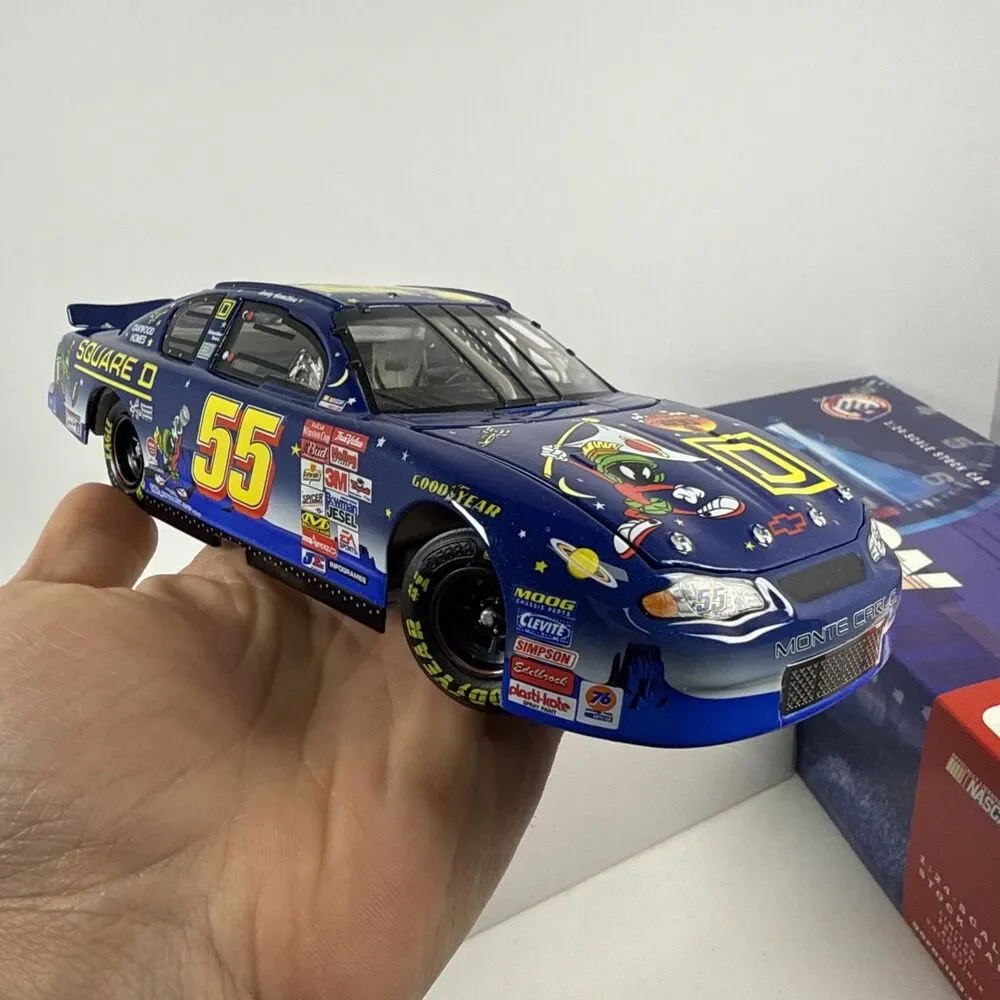 Bobby Hamilton #55 Square Looney Tunes 2001 Chevy Monte Carlo 1:24 Diecast MINT